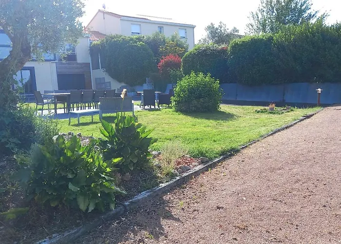 Chez Gwen Et Flo Avec Jardin Cholet